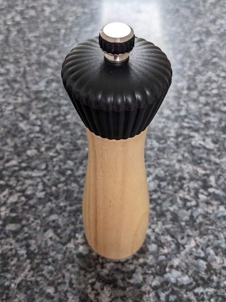 20 Pepper Mill w/ ceramic grinder